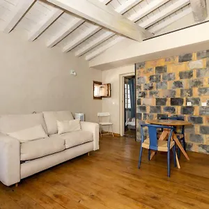 https://cocon-douillet-avec-vue-intramuros.fr-provencehotel.com